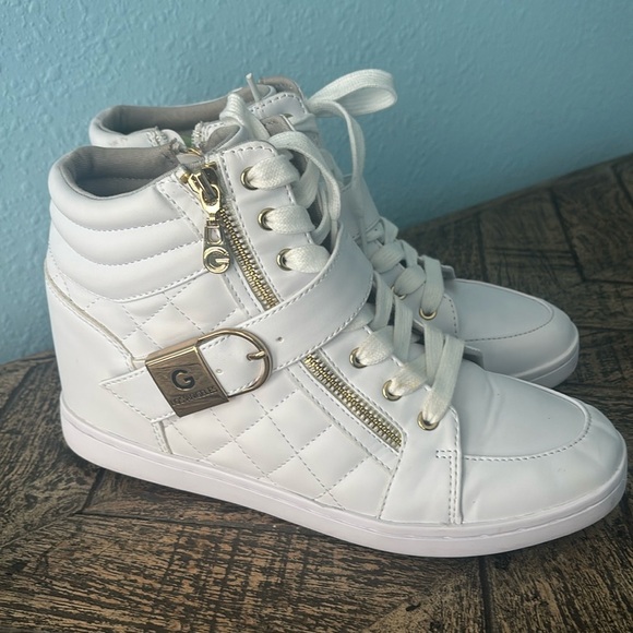 GBG Los Angeles White Quilted Sneakers with Gold Accents - Picture 11 of 13
